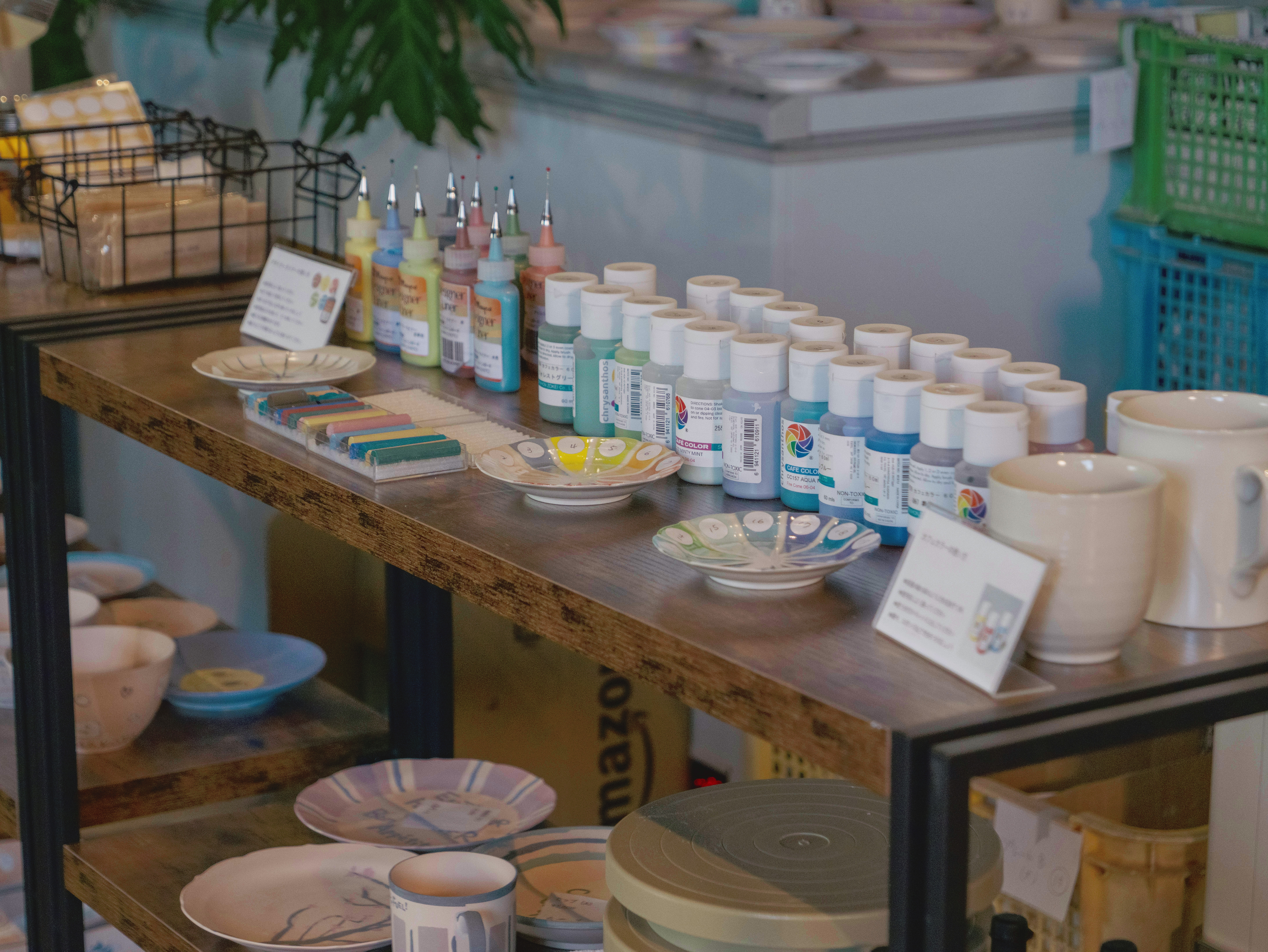 絵付け体験の様子