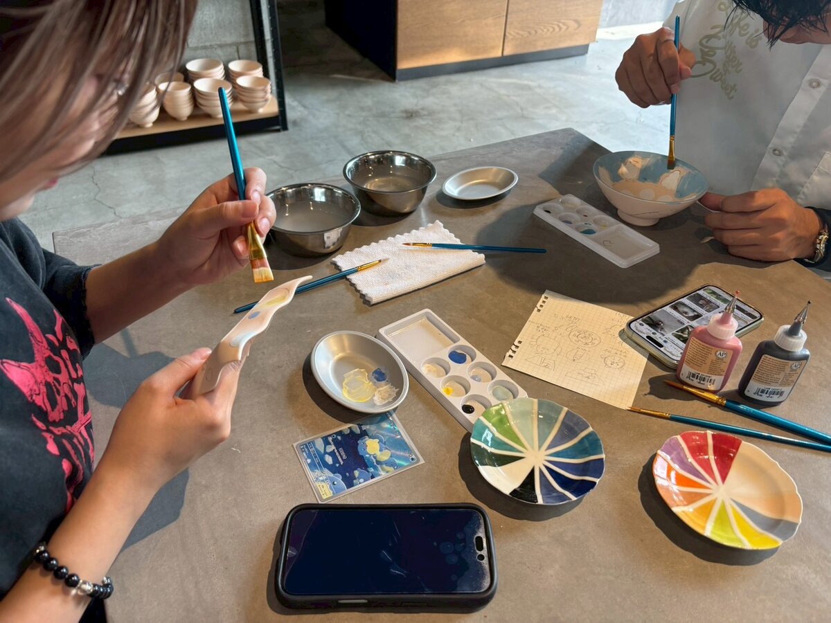 絵付け体験の様子